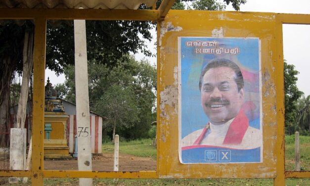 1024px-Mahinda_Poster.jpg