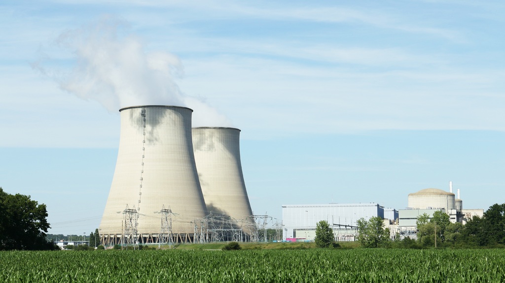 wind-industry-electricity-energy-electric-loire-1097297-pxhere.com_.jpg