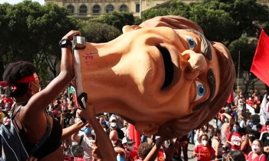 Bolsonaro_boneco.jpg