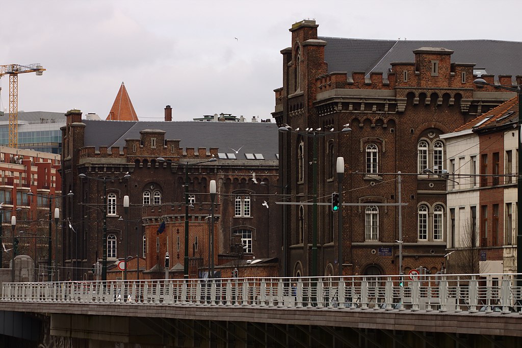 1024px-Brusel_Klein_Kasteeltje