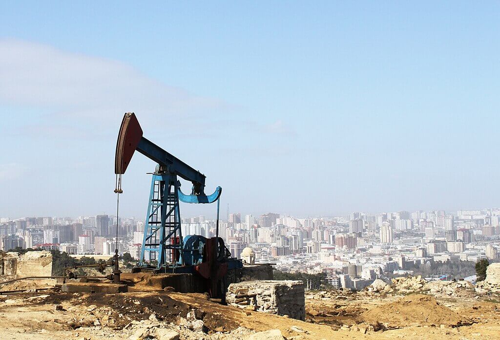 1024px-oil-pump-in-baku