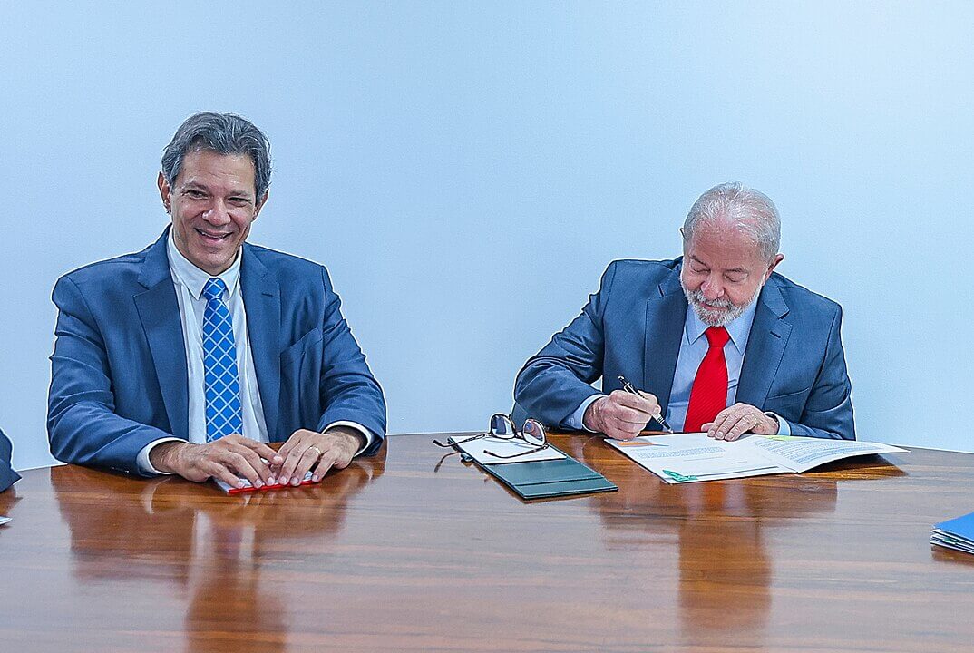 1074px-12.01.2023-reuniao-com-ministros-da-casa-civil-fazenda