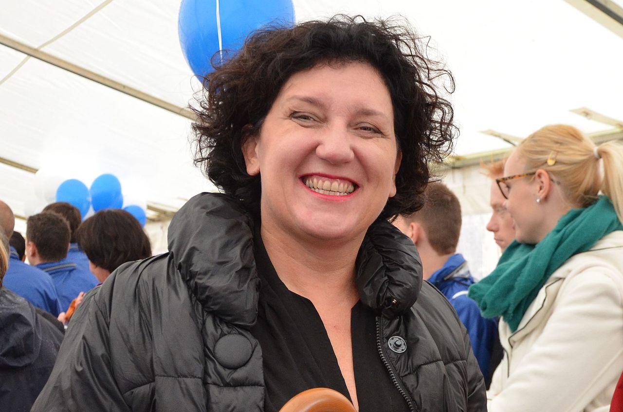 1280px-Annemie-turtelboom-1379350142