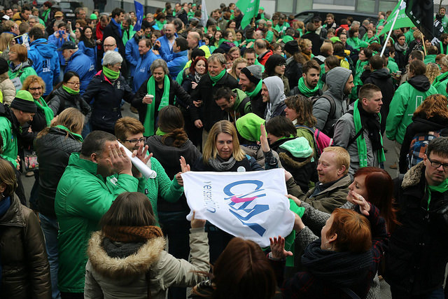 16272633693_b6a4229cbd_z