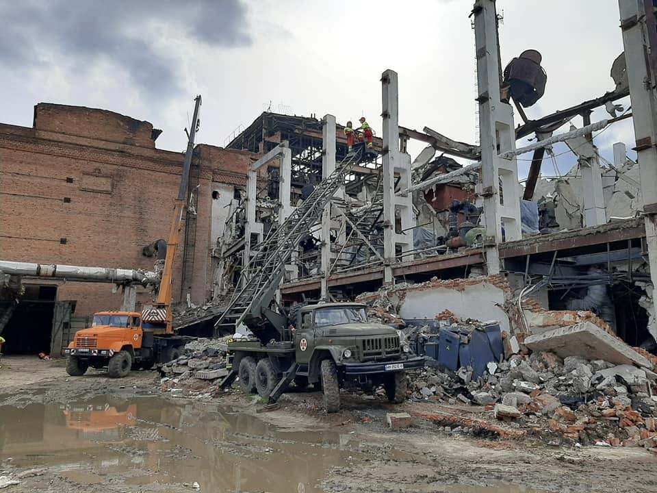 Okhtyrka_heat_and_power_plant_after_Russian_shelling_26_April_2022_06
