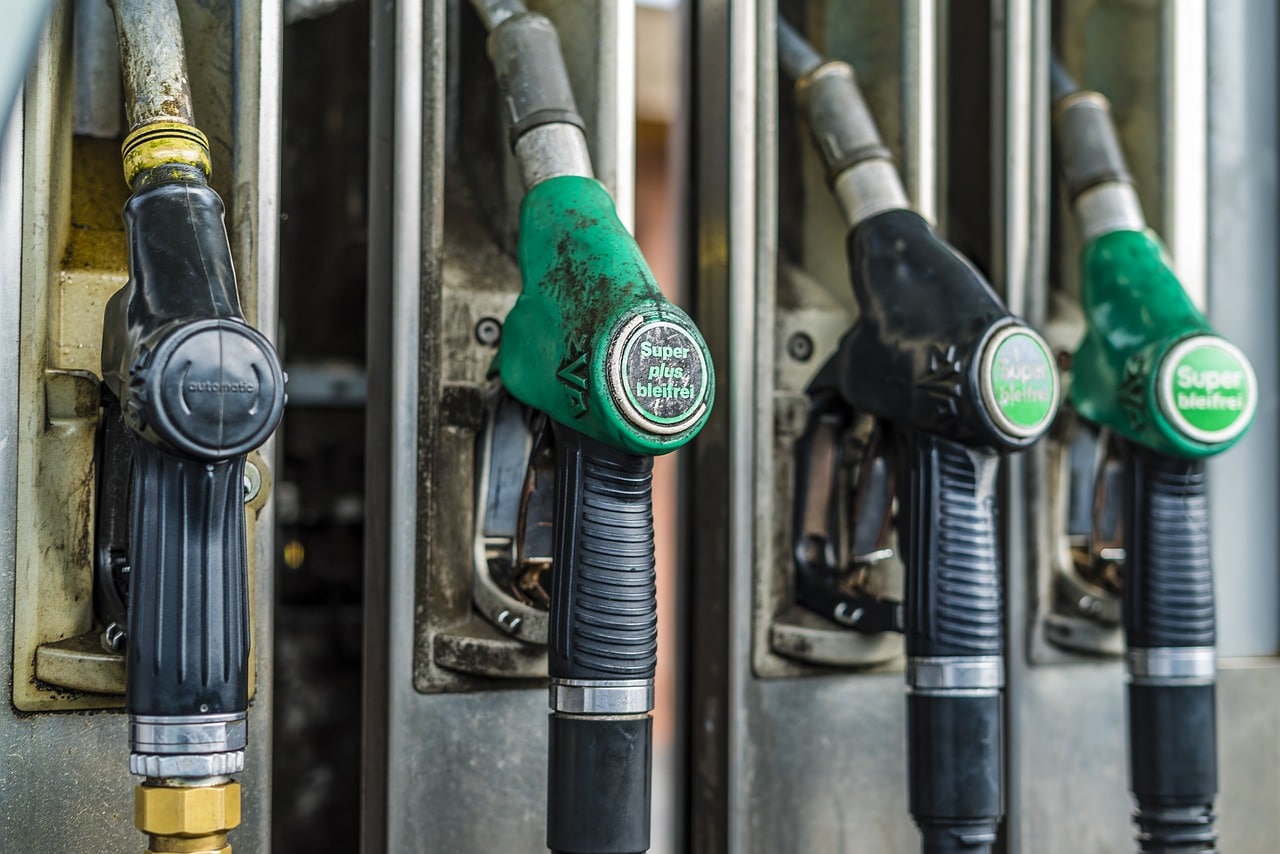 gas-station-g9ef898459_1280