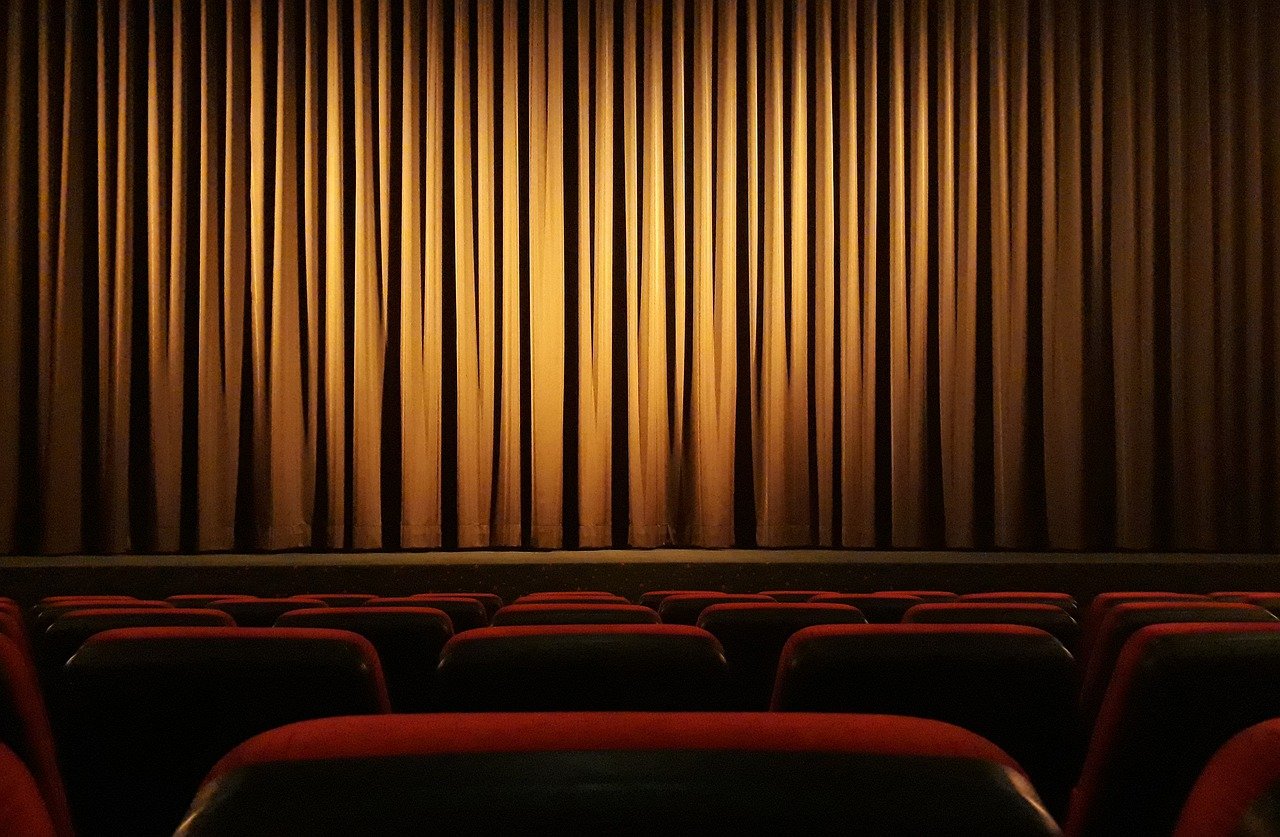 movie-theater-gf6c28e10e_1280